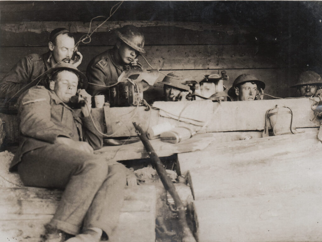 Anonymous - Official photograph issued by the Press Bureau "Great British Advance in the West