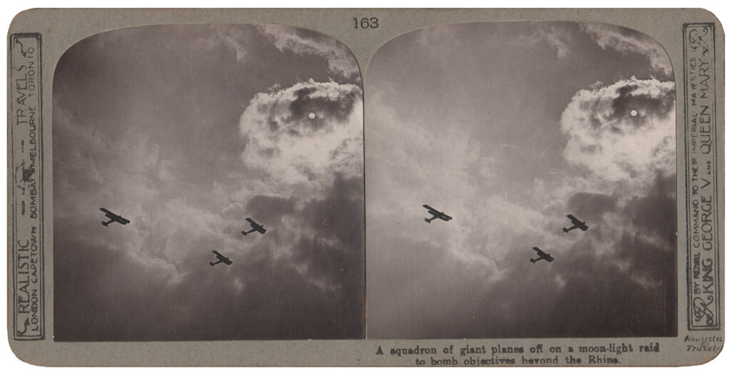 Anonymous - Stereoscopic print: A squadron of giant planes...