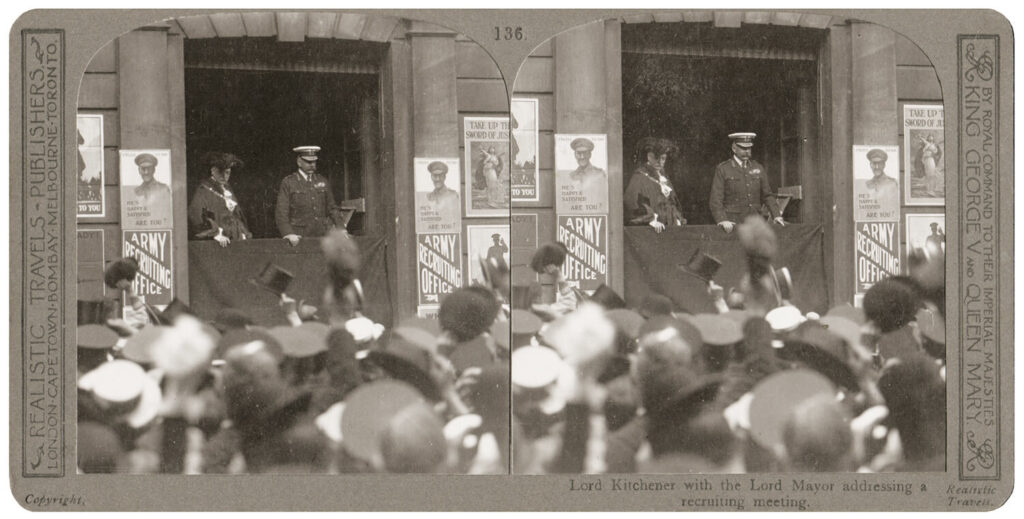Anonymous - Stereoscopic print: Lord Kitchener with the Lord Mayor addressing a recruiting meeting